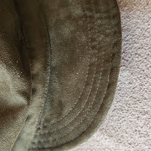 EUC Betmar New York mens hat green faux suede